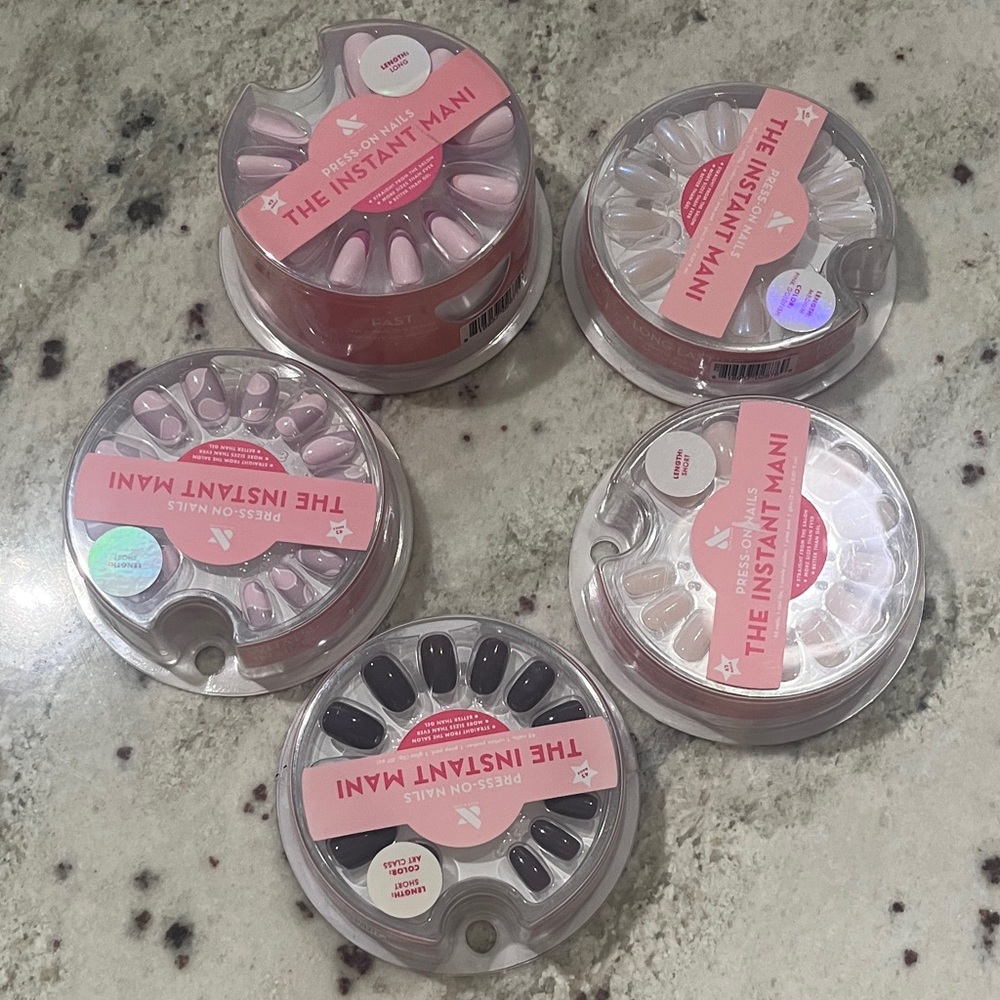 Olive and June Press-On Nails Set